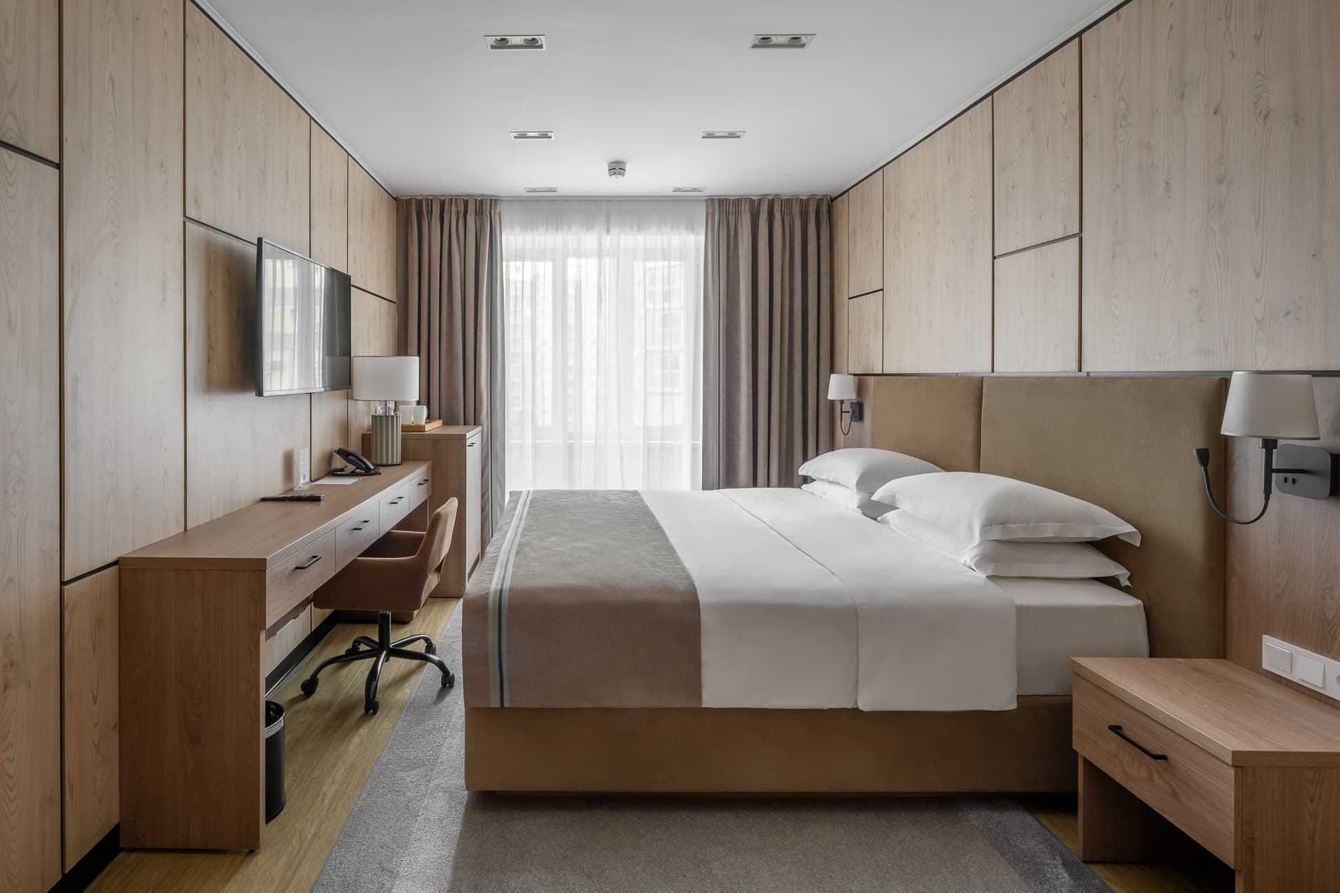 STANDARD WITH KING BED